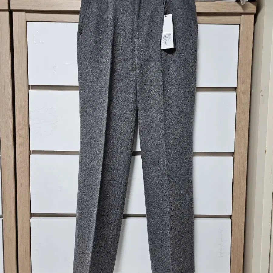 메종미네드 WOOL ONE TUCK SLACKS 울 원턱 슬랙스