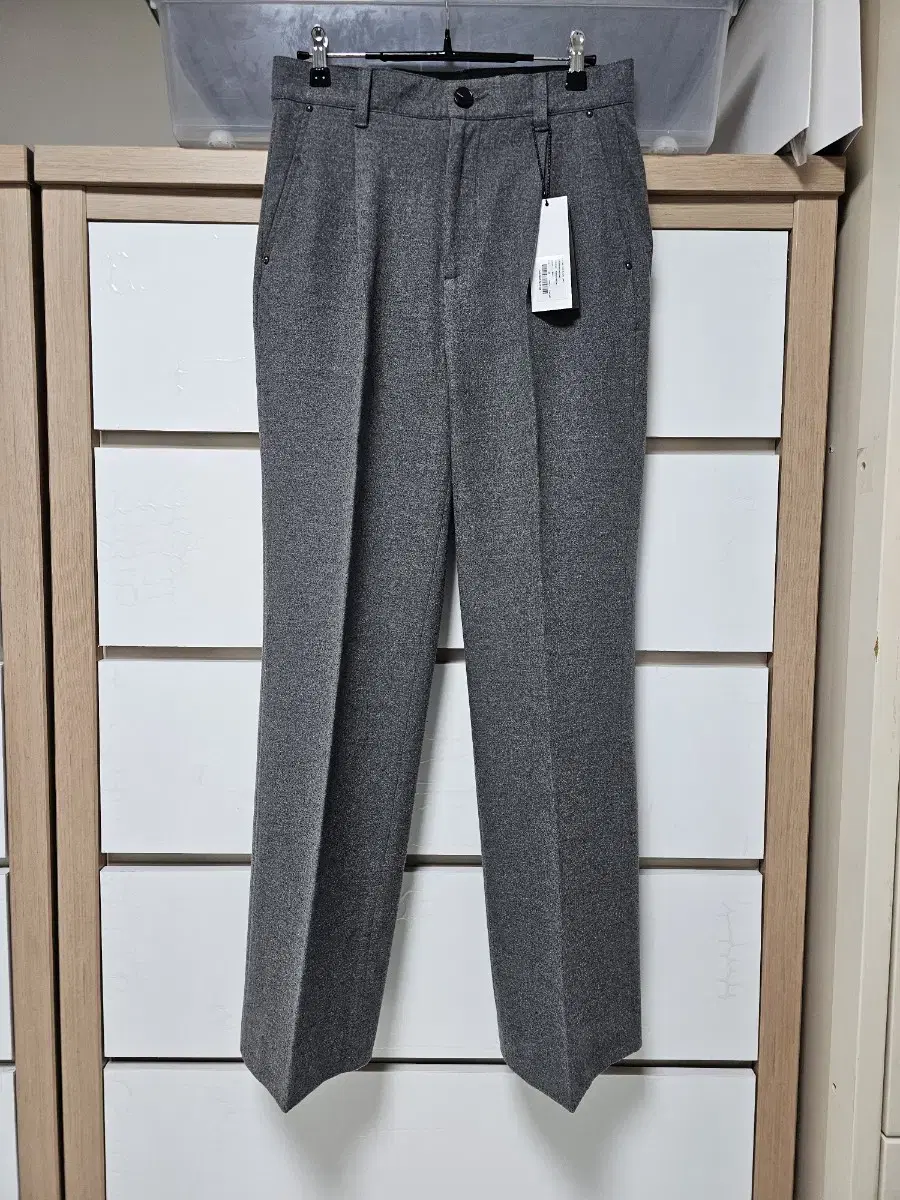 메종미네드 WOOL ONE TUCK SLACKS 울 원턱 슬랙스