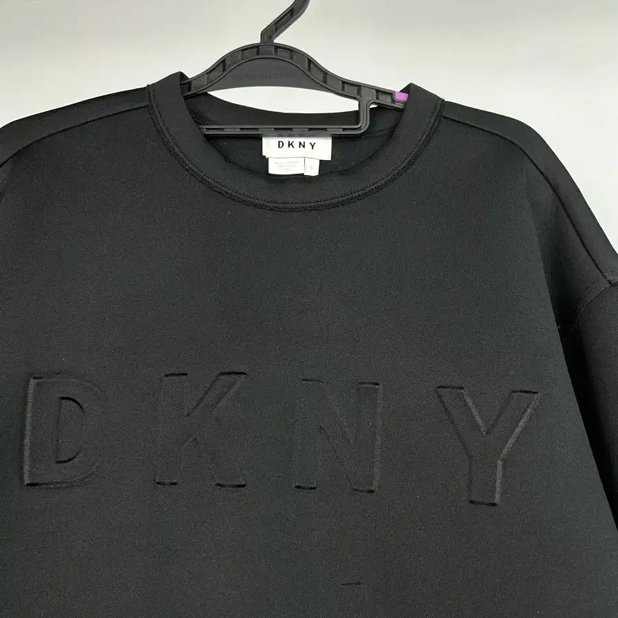 DKNY 블랙 오버핏 스웻셔츠 여성SM사이즈