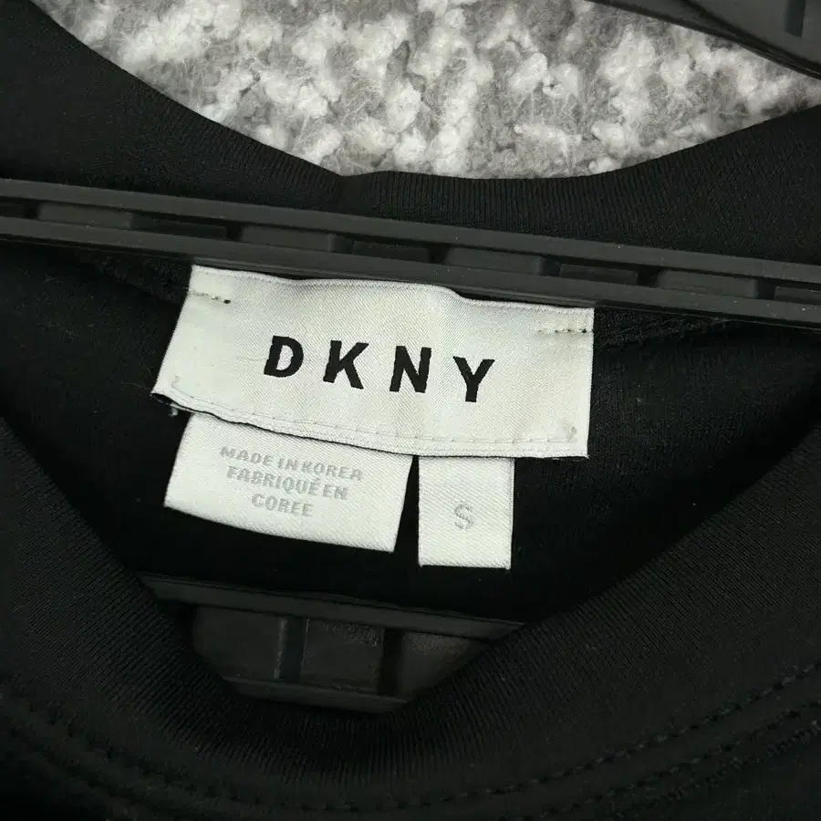 DKNY 블랙 오버핏 스웻셔츠 여성SM사이즈