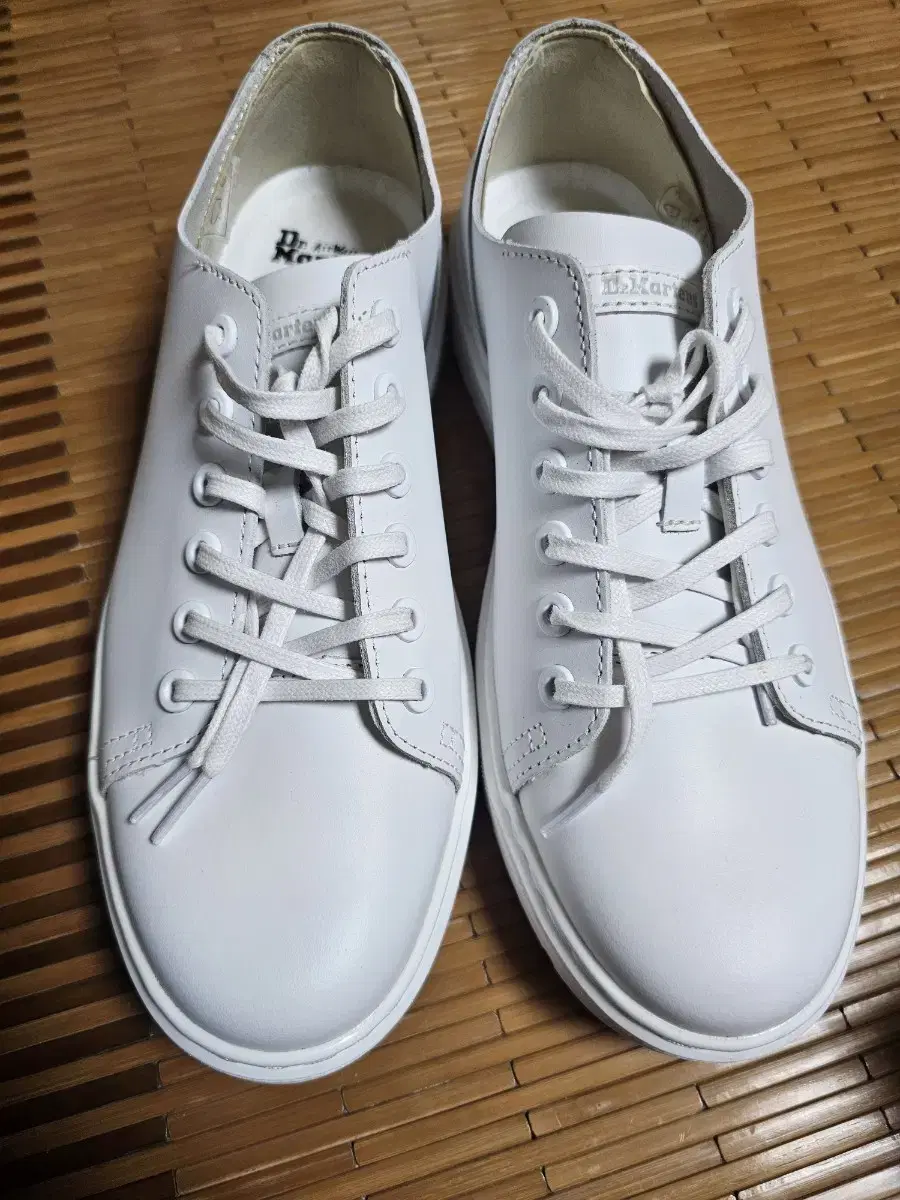 Dr. Martens Dante White 270 (UK 8) New, unused, for sale