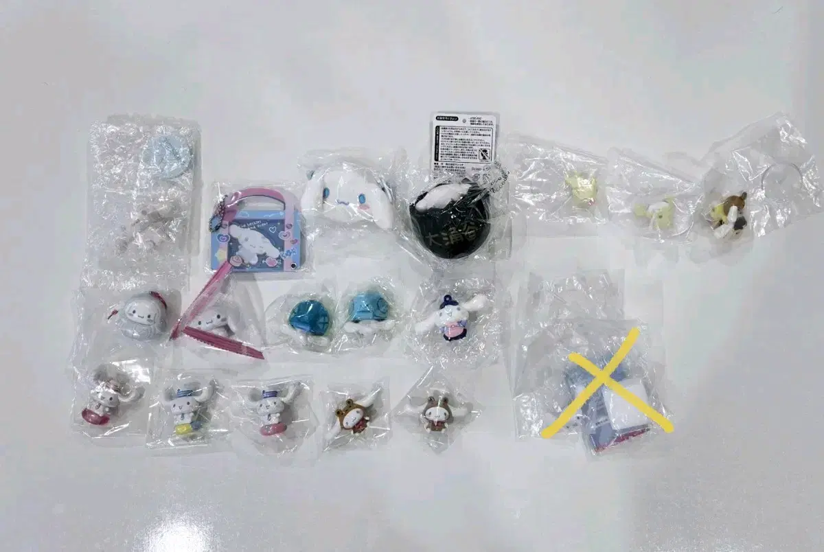 Half-price sale] Sanrio Cinnamoroll Gacha Random keyring bulk Sell