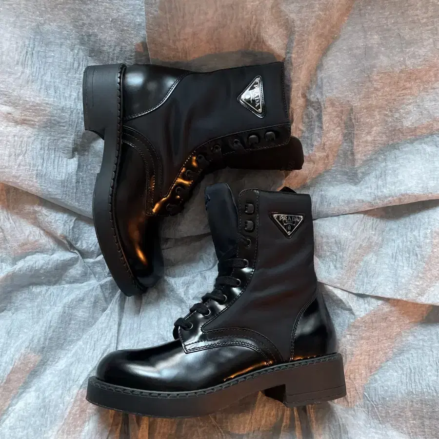 프라다 컴뱃 부츠 / Prada Combat Boots