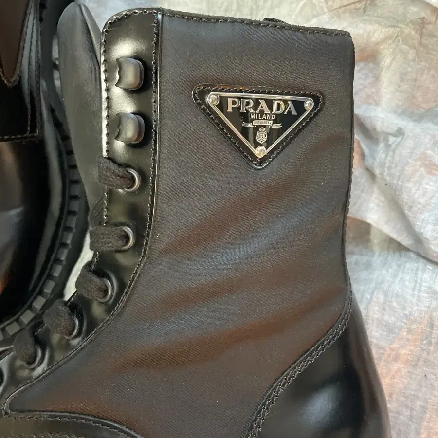 프라다 컴뱃 부츠 / Prada Combat Boots