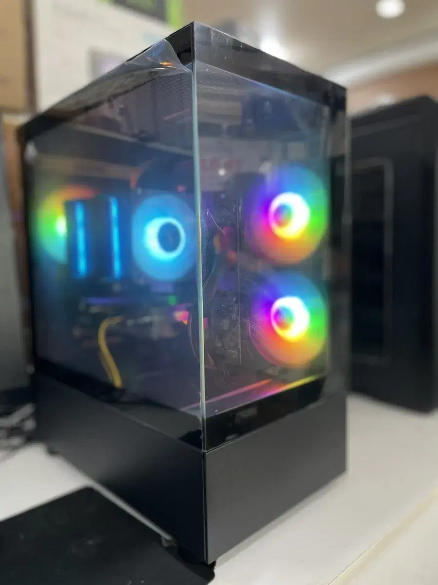 9800X3D  RTX4070TI 슈퍼