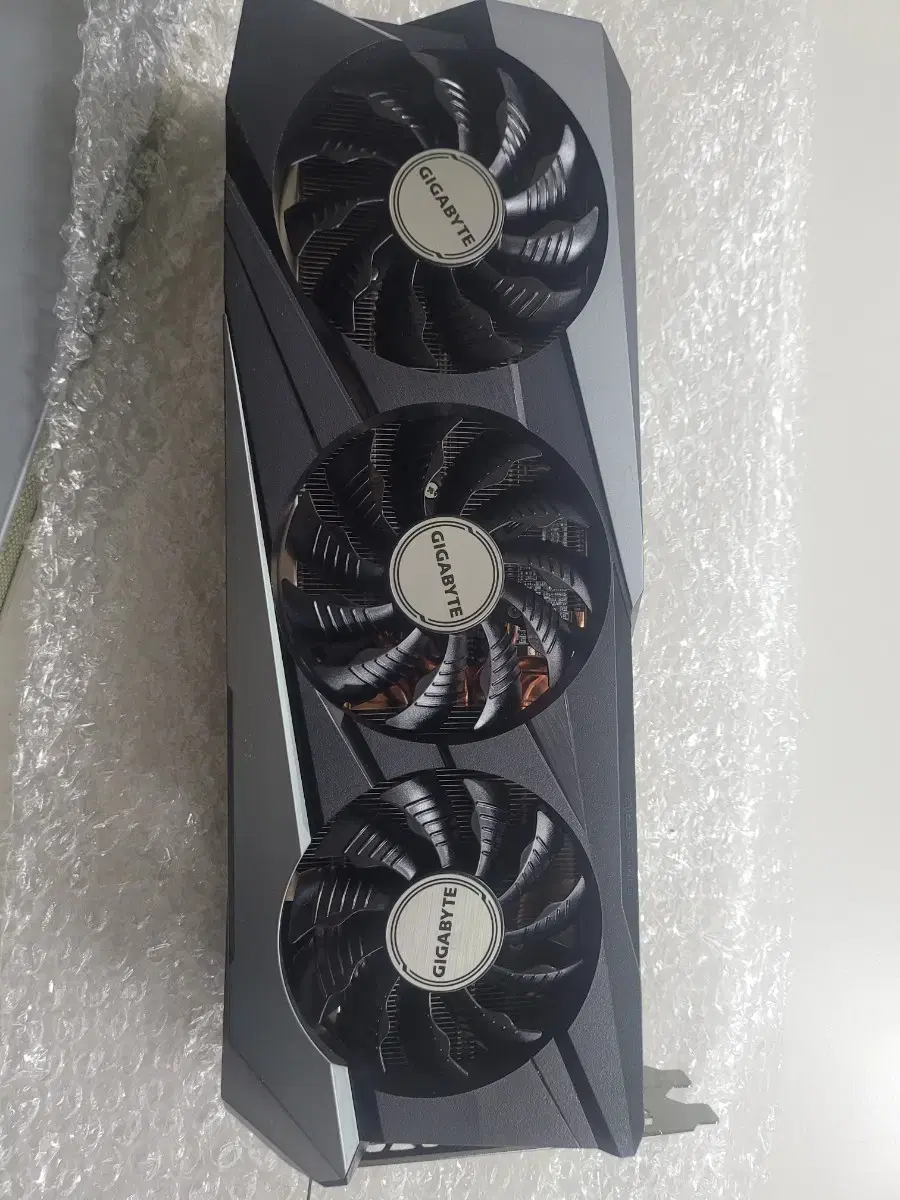 기가바이트 RTX 3070 Ti 그래픽카드