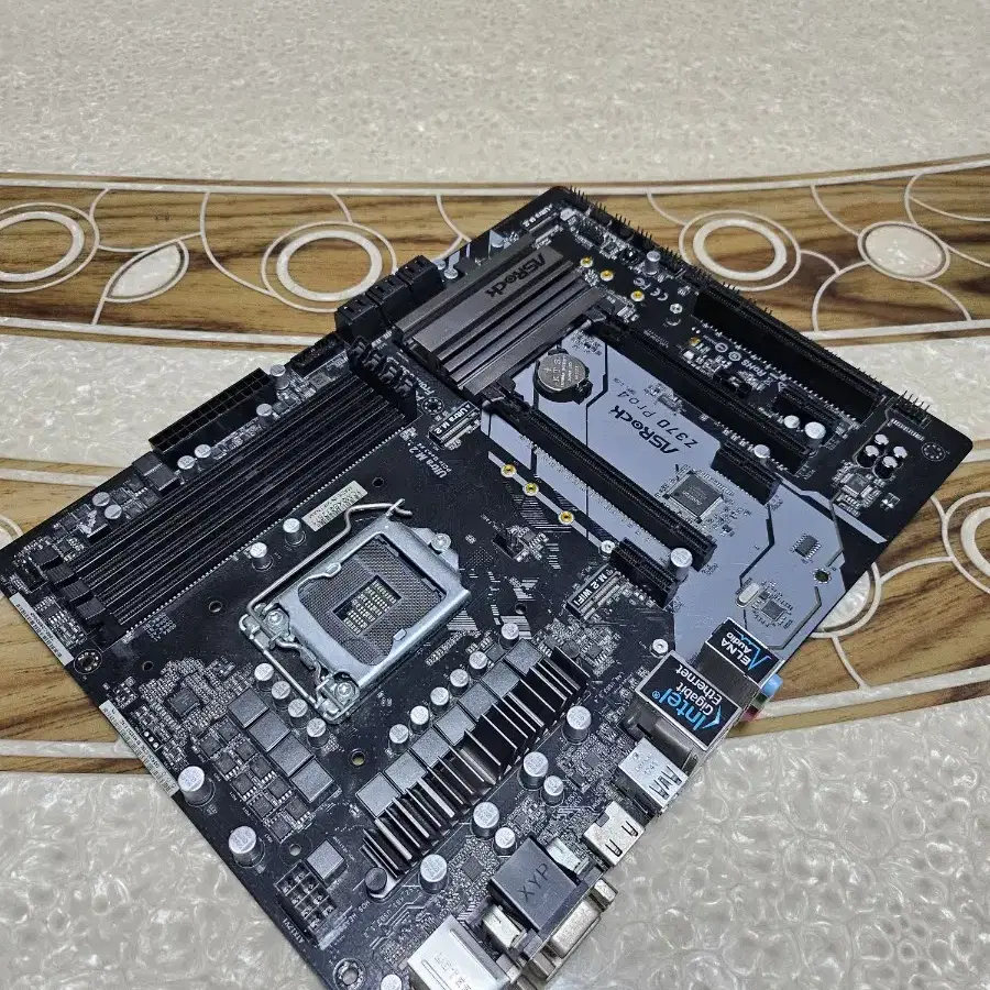 에즈락 메인보드 Z370 pro4 판매합니다