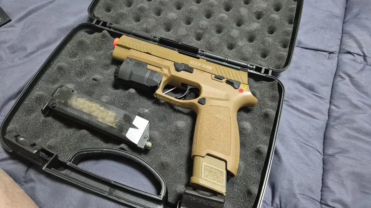 SIG SAUER M18 탄색 GBB 급처 합니다!!