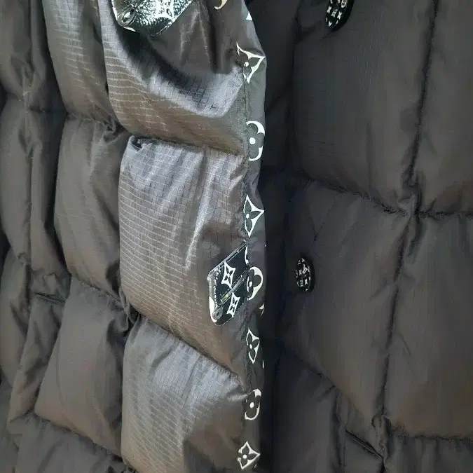 루이비통 모노그램 푸퍼 구스다운 패딩 자켓 36 사진 5