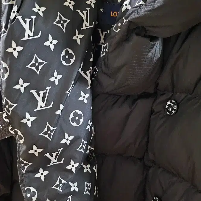 루이비통 모노그램 푸퍼 구스다운 패딩 자켓 36 사진 7