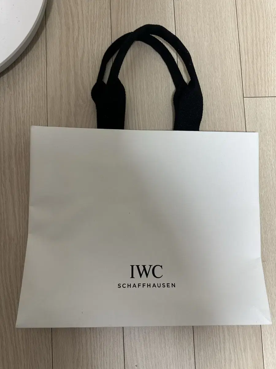 iwc 쇼핑백