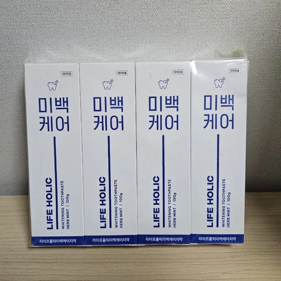 새상품) 라이프홀릭 미백케어치약 100g 4개