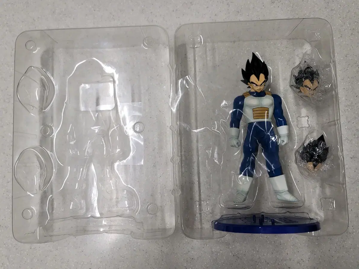 We are selling Dragon Ball Vegeta Trunks figures