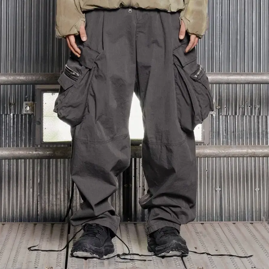 OVAL LARGE FIT CARGO PANTS [GREY]