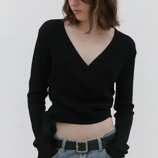 [무료배송]헤더먼트 deep v neck wrap knit