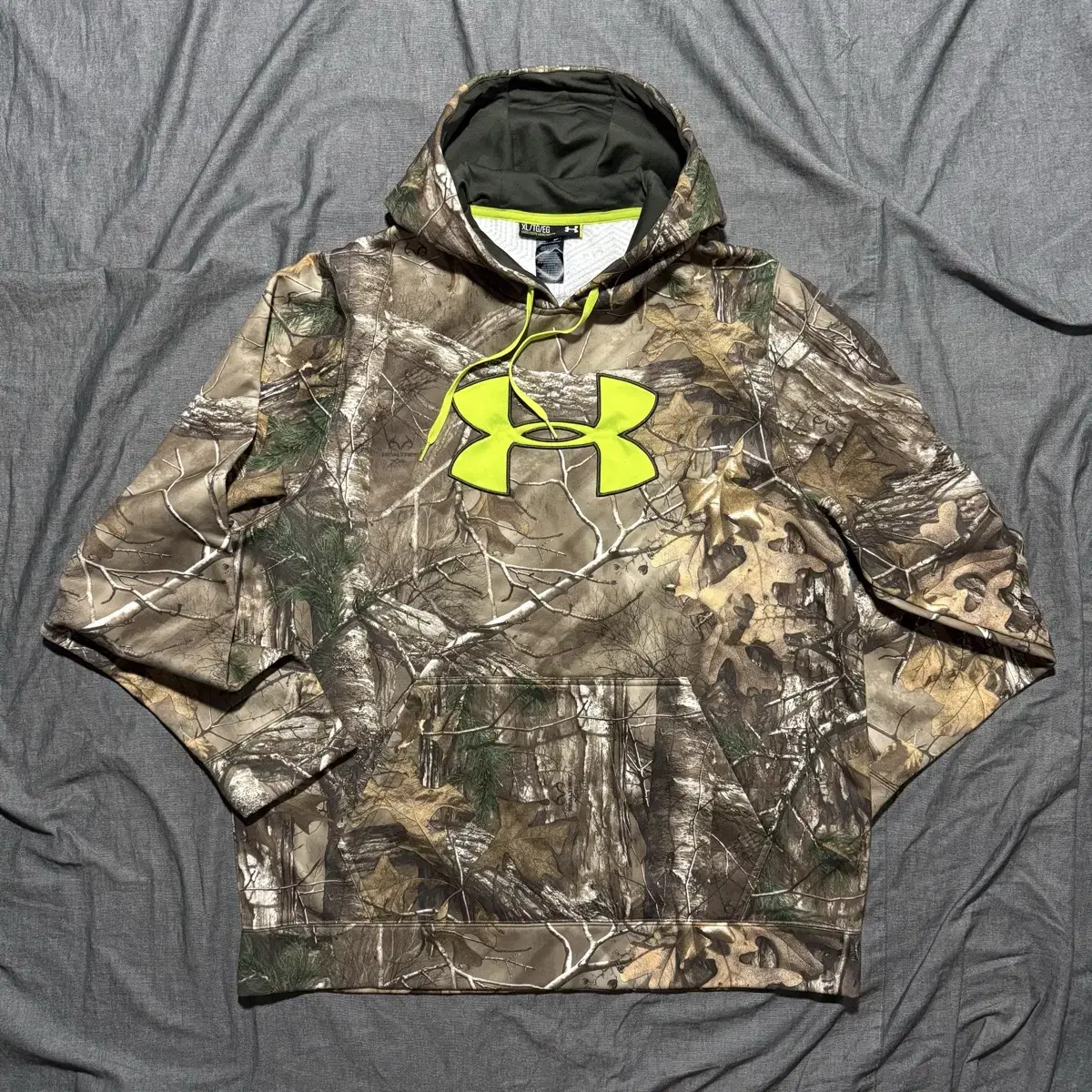 Under Armour Hood Shirts Sz XL