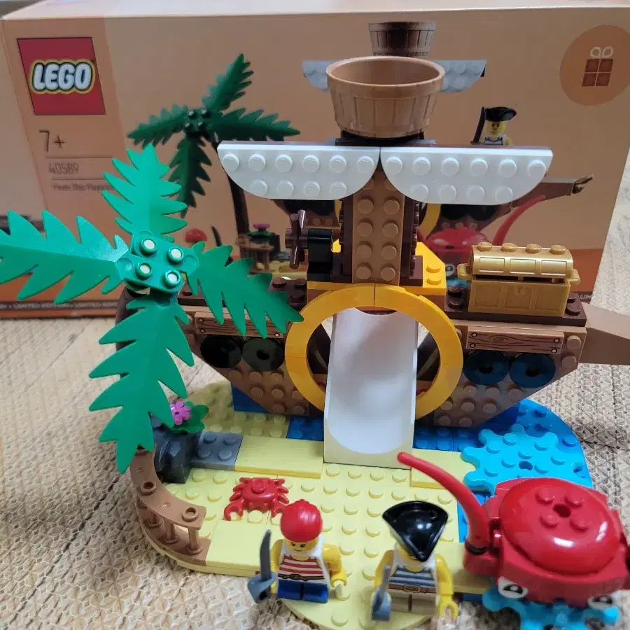 레고 40589 Pirate Ship Playground