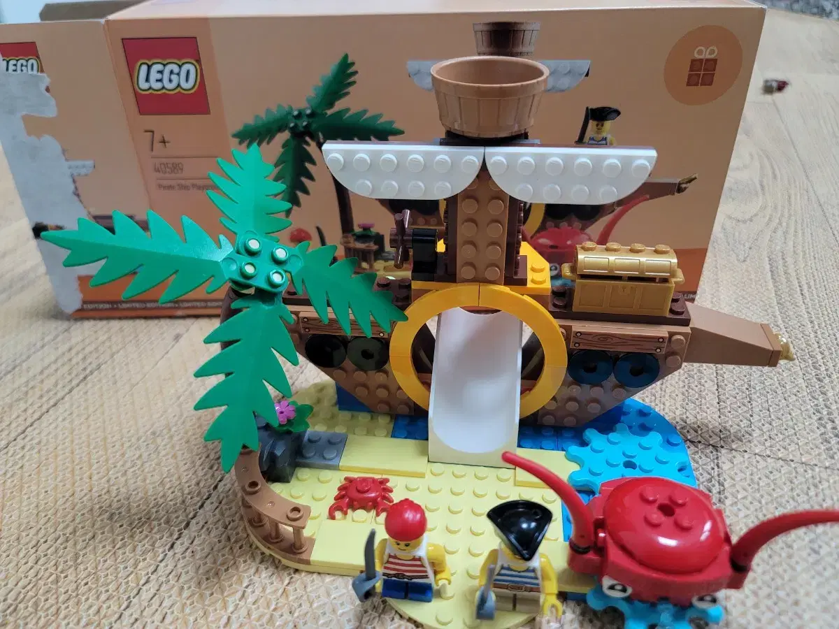 레고 40589 Pirate Ship Playground