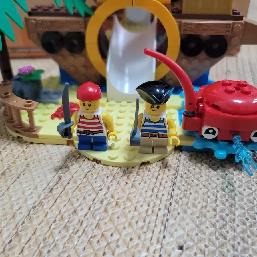 레고 40589 Pirate Ship Playground