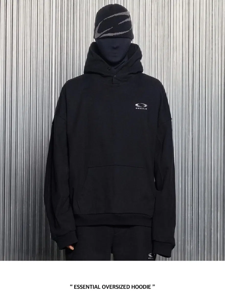 ESSENTIAL OVERSIZED HOODIE [BLACK]