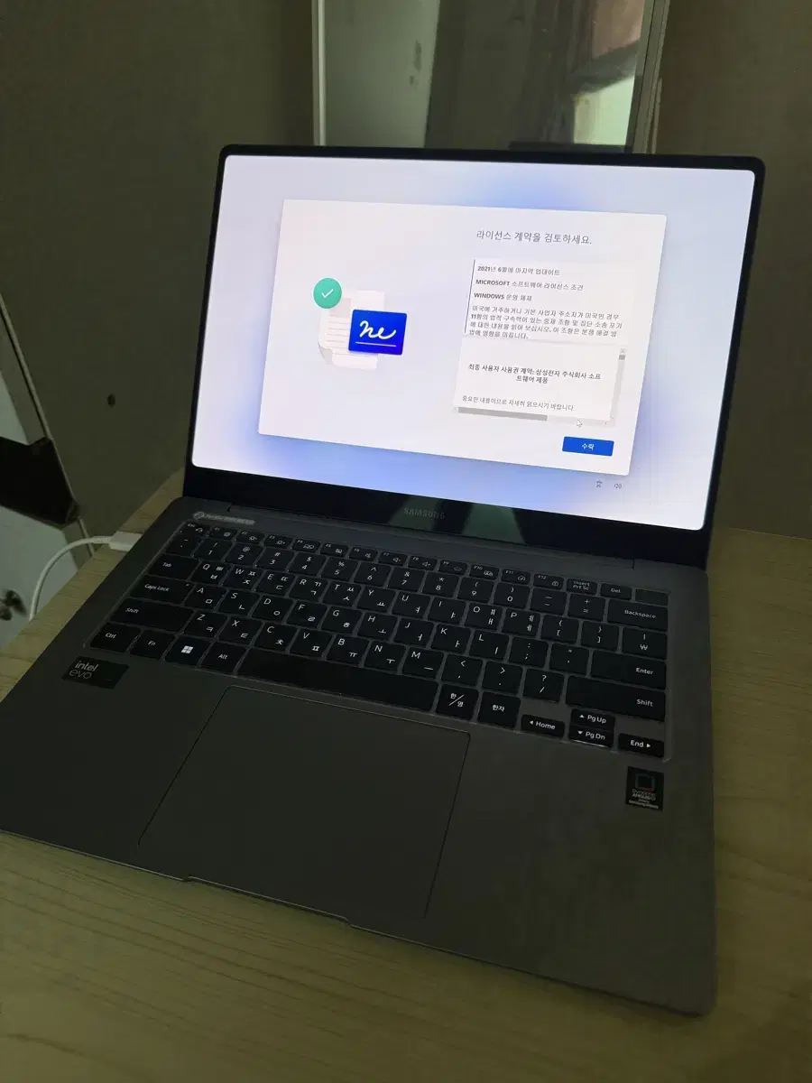 갤럭시북4프로 14인치 U7,32GB,1TB 팝니다.