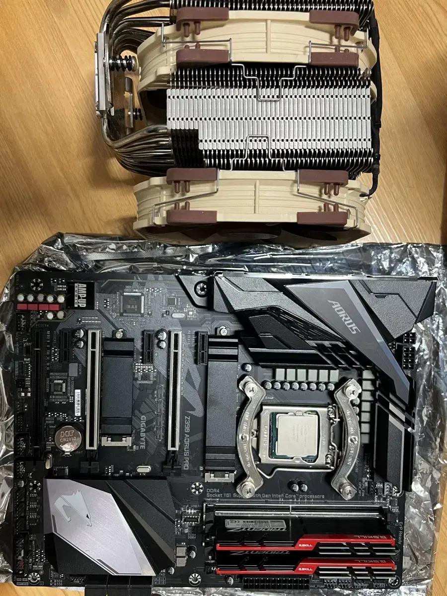 i7 9700k, z390, 녹투아 nh-d15, 지스킬 16gb