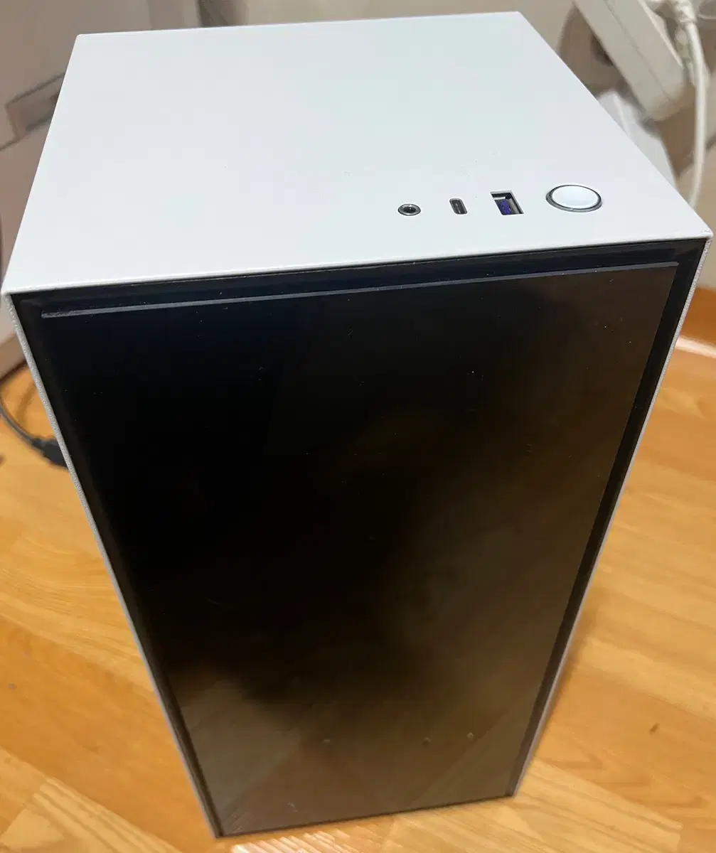 nzxt h1 v1 케이스, 라이젠 5600x, asus b550i