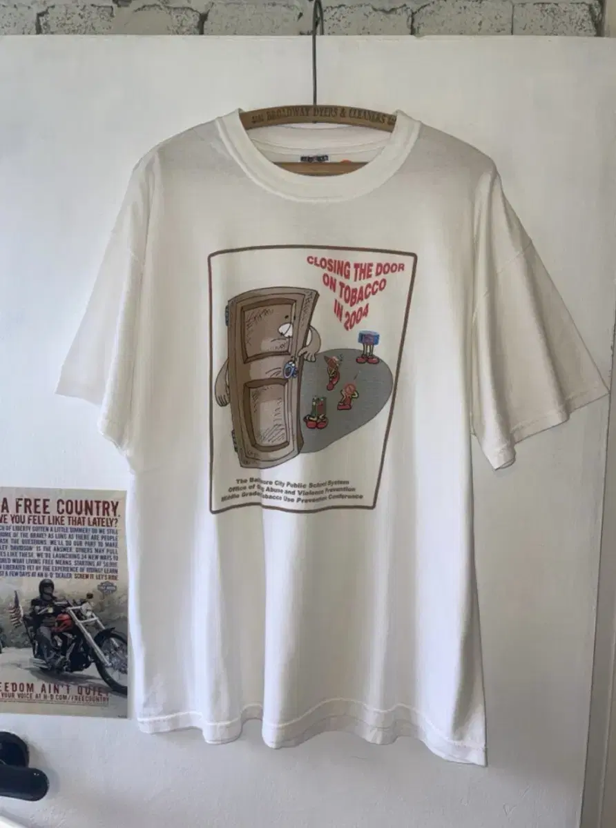 00's Jerzees Vintage Graphic T-shirt