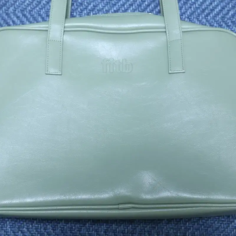 필인더블랭크 Trapezoid Shoulder Bag (mint)