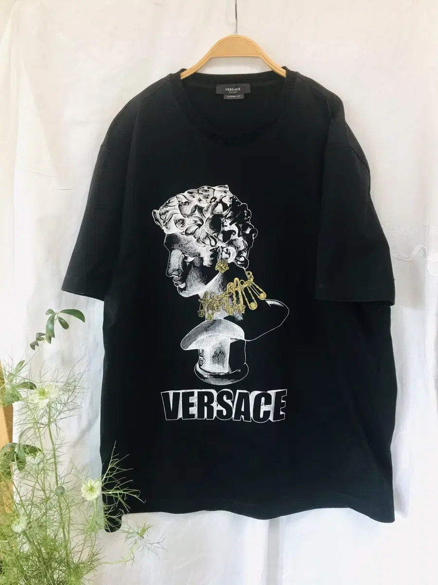 Versace 일러스트 프린트 티셔츠