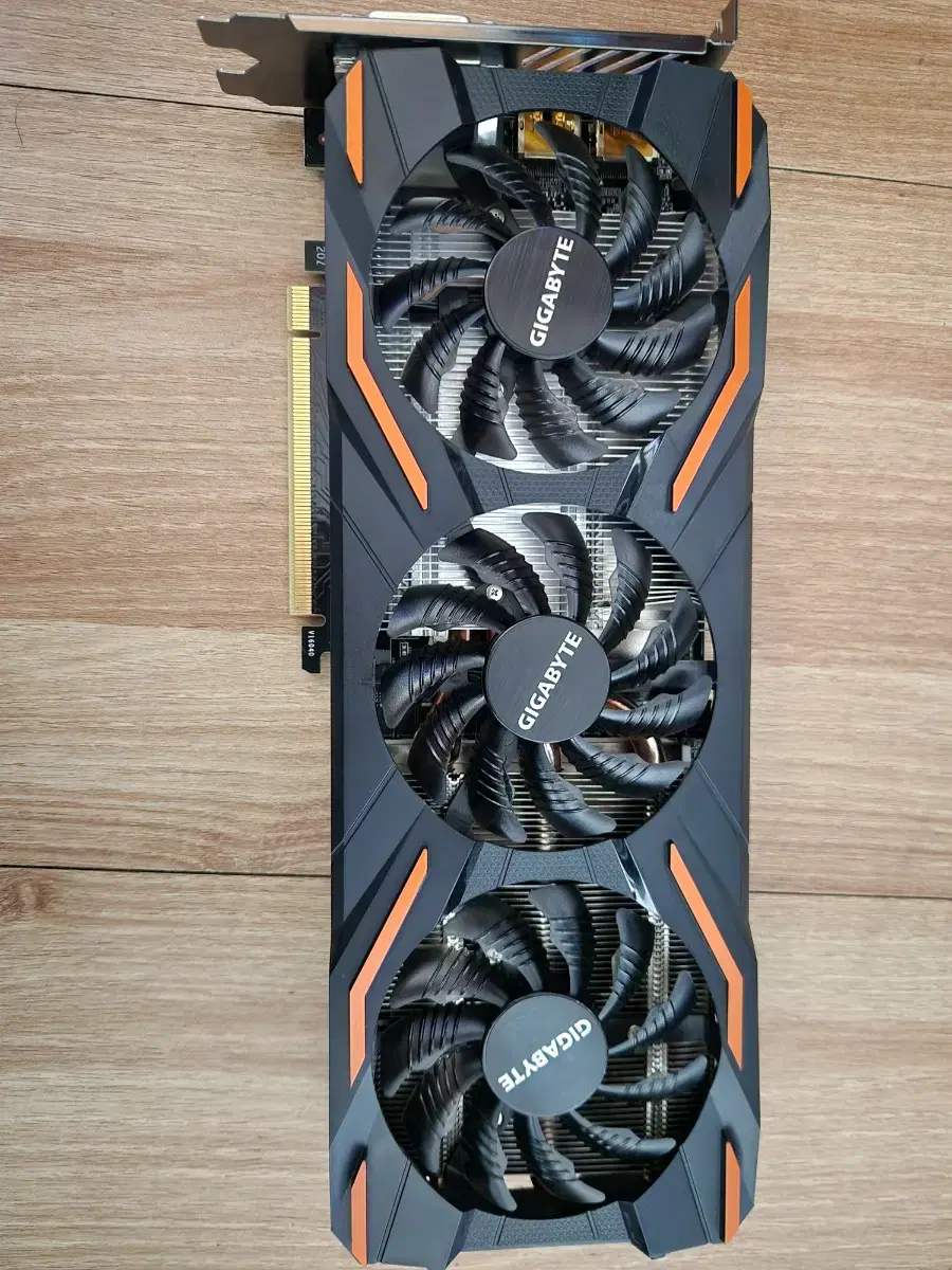 그래픽카드 gtx 1080 8g팝니다