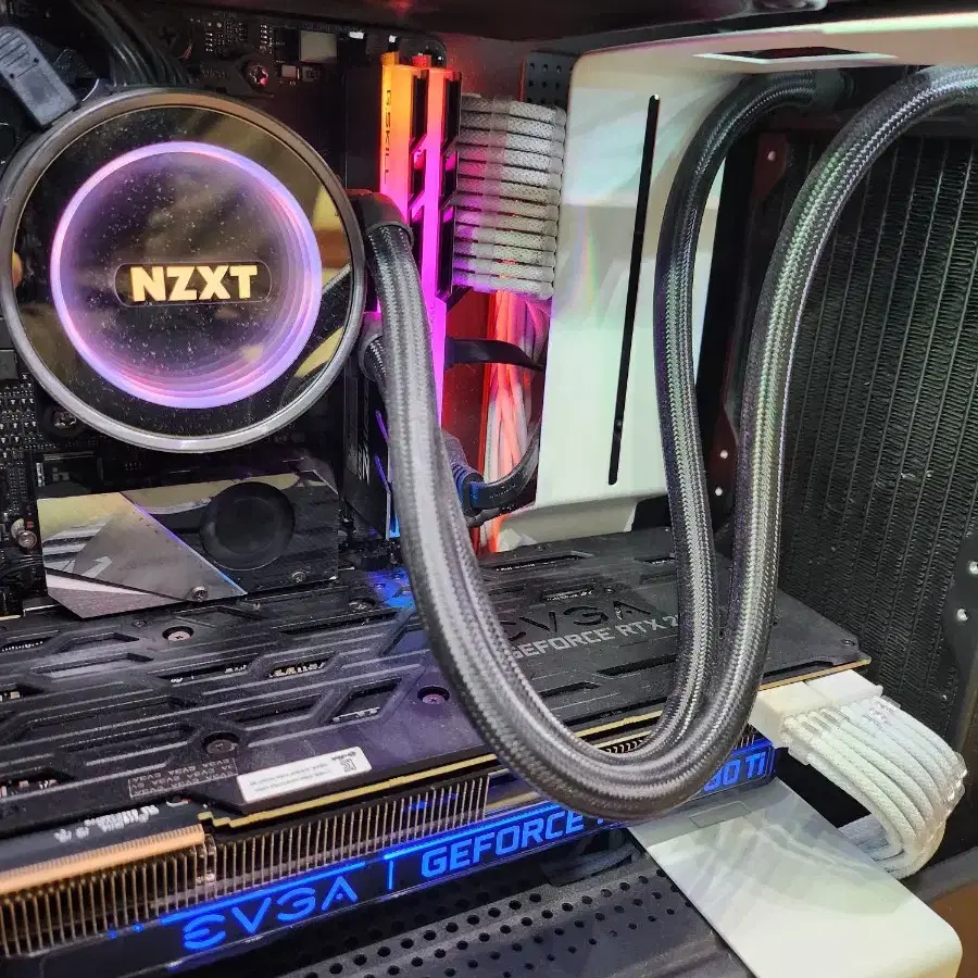 게이밍 PC 2080Ti 5800X 32GB