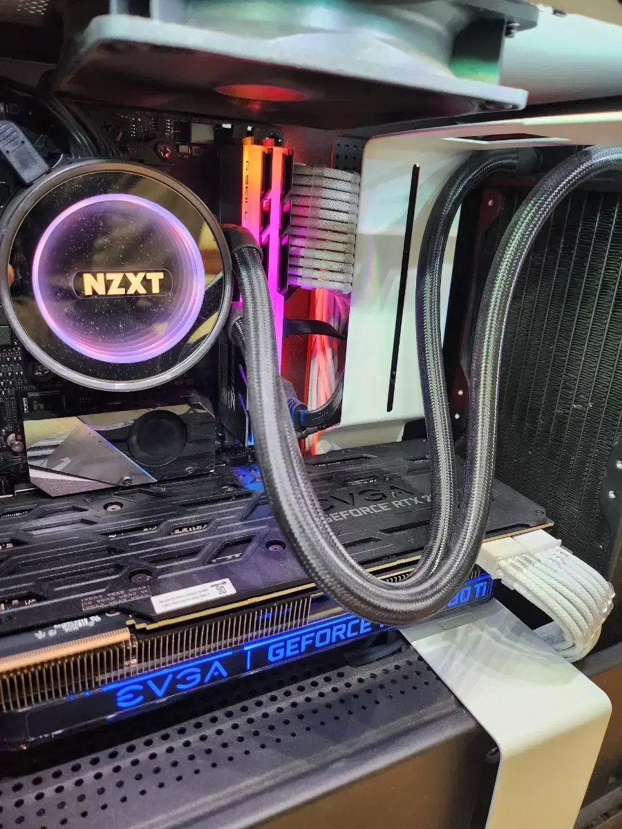 게이밍 PC 2080Ti 5800X 32GB