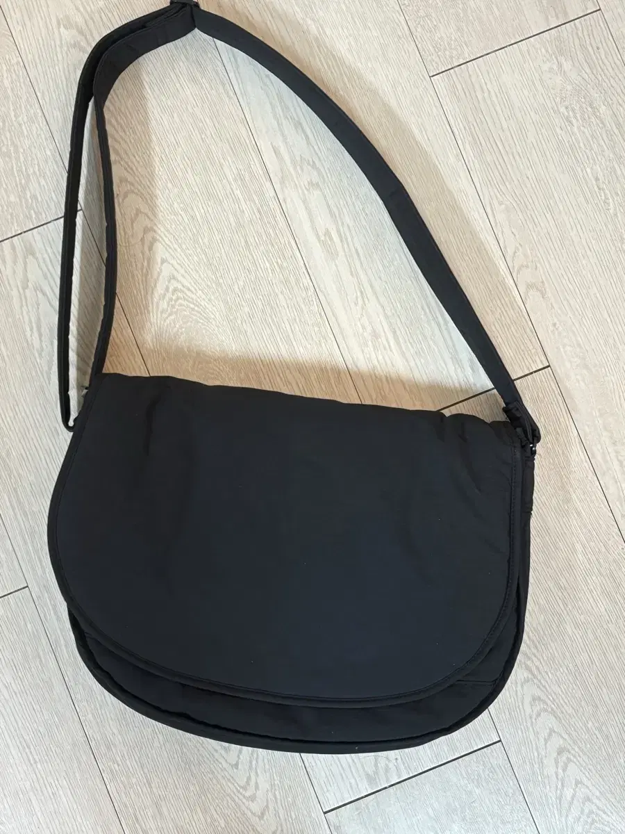 마지언타이틀 러너스백 블랙 runners bag black