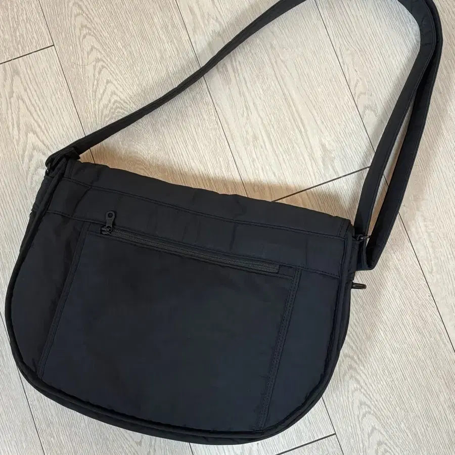 마지언타이틀 러너스백 블랙 runners bag black