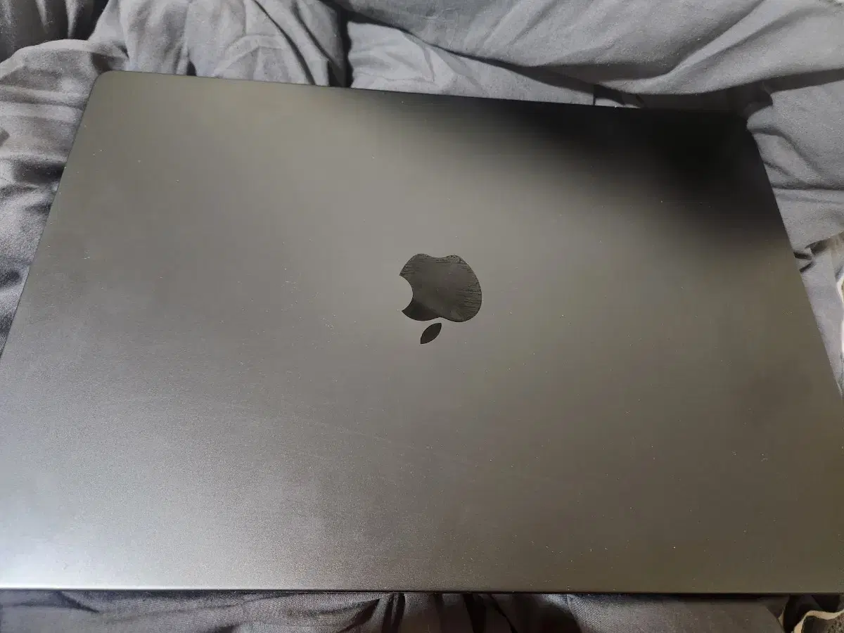 MacBook Pro 16-inch 12 18 512