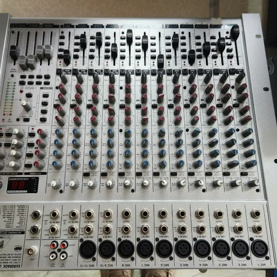 BEHRINGER EURORACK UB2442FX -PRO 엠프