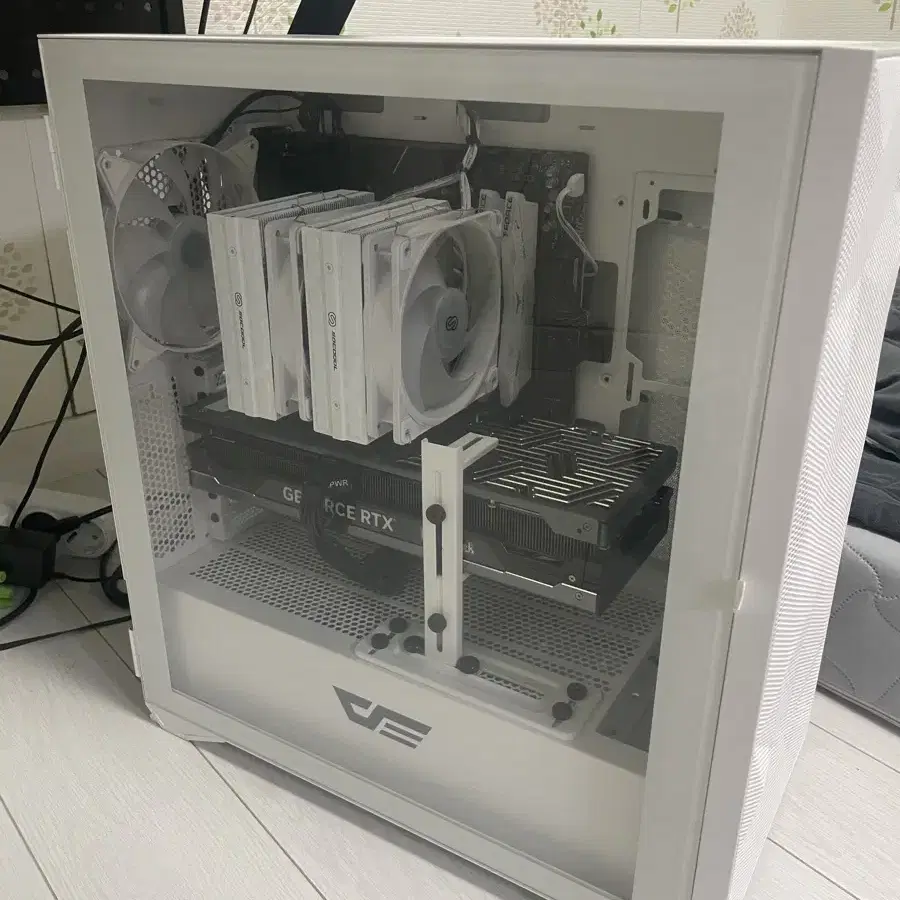 7800X3D / RTX 4070Ti 본체 판매합니다