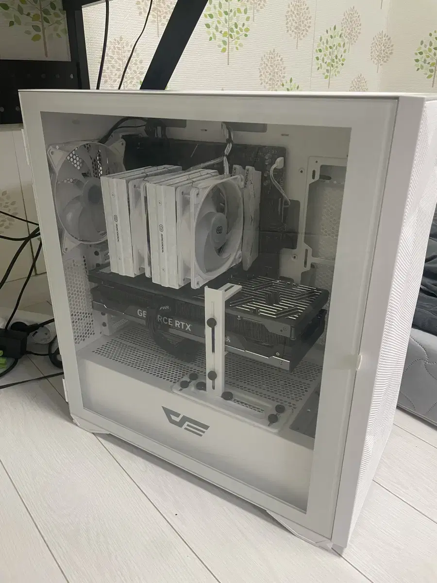 7800X3D / RTX 4070Ti 본체 판매합니다