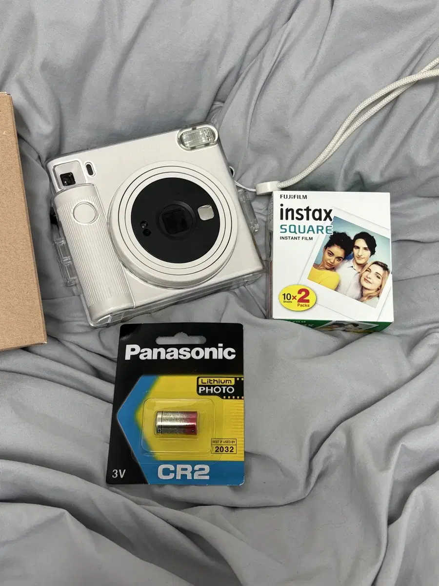 Instax Square SQ1+20 films+case+battery+strap (box included)