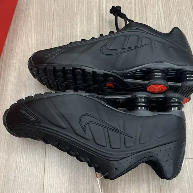 나이키 Shox R4 샥스 올검 260 새제품