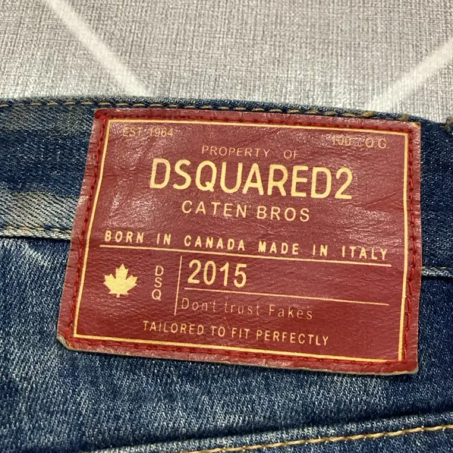 정품 DSQUARED2 디스퀘어드 청반바지 (M)