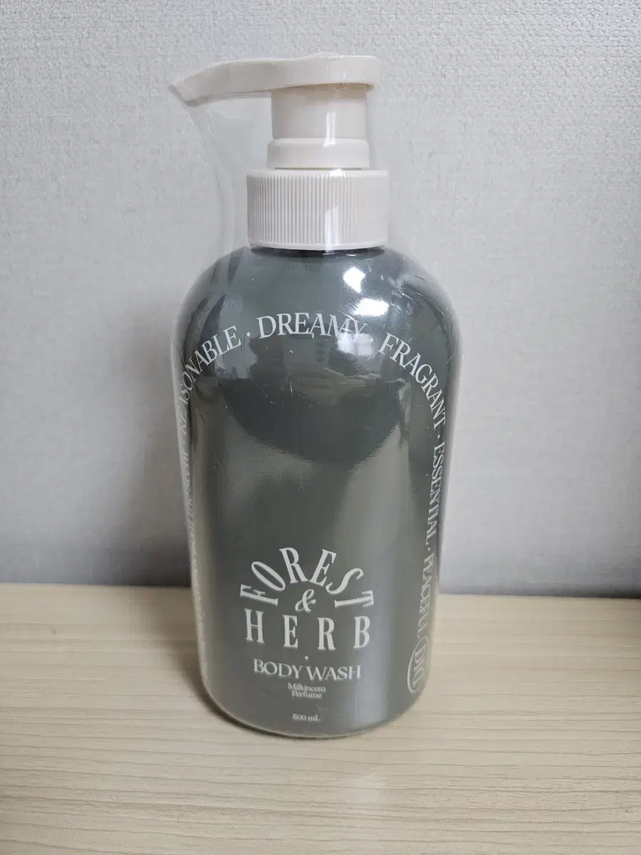 새상품) 오디드 밀크인세라 퍼품바디워시 포레스트허브 500ml