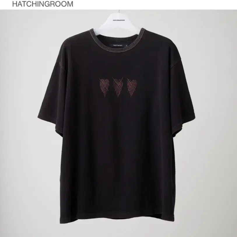 해칭룸 VTG Cartoon Heart Tee Washed Black