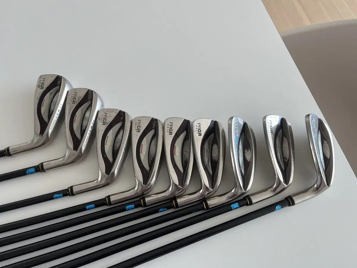 프로기아 PRGR 505 IRONS 9아이언 세트 팝니다.