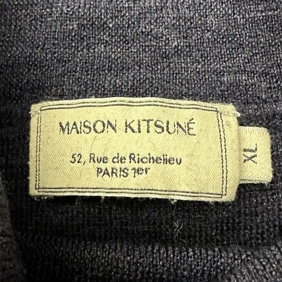 Maison Kitsune 메종키츠네 네이비 폭스 헤드 터틀넥 니트