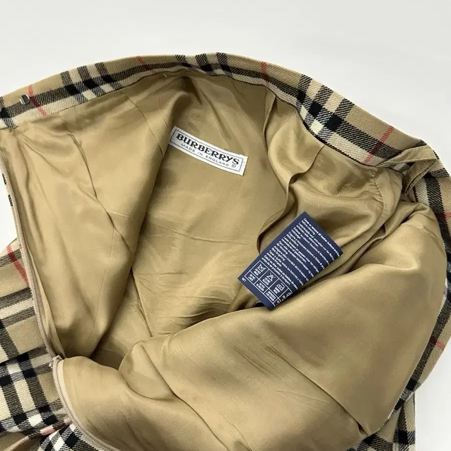 Burberry 버버리 노바체크 베이지 미디-롱 스커트