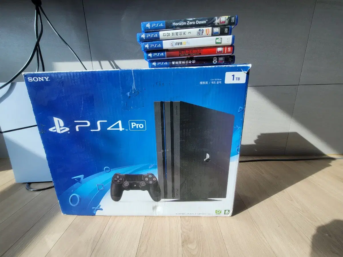 PS4 플스4 Pro 1TB 본체팝니다(듀얼쇼크고장)