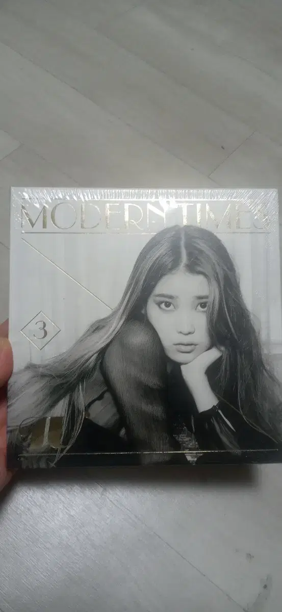 아이유 정규3집 모던타임즈 cd(일반반)