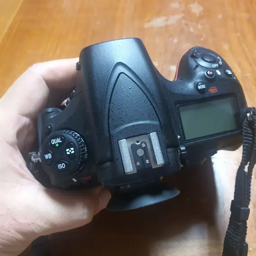 니콘 DSLR 카메라 D810 바디 팔아요.